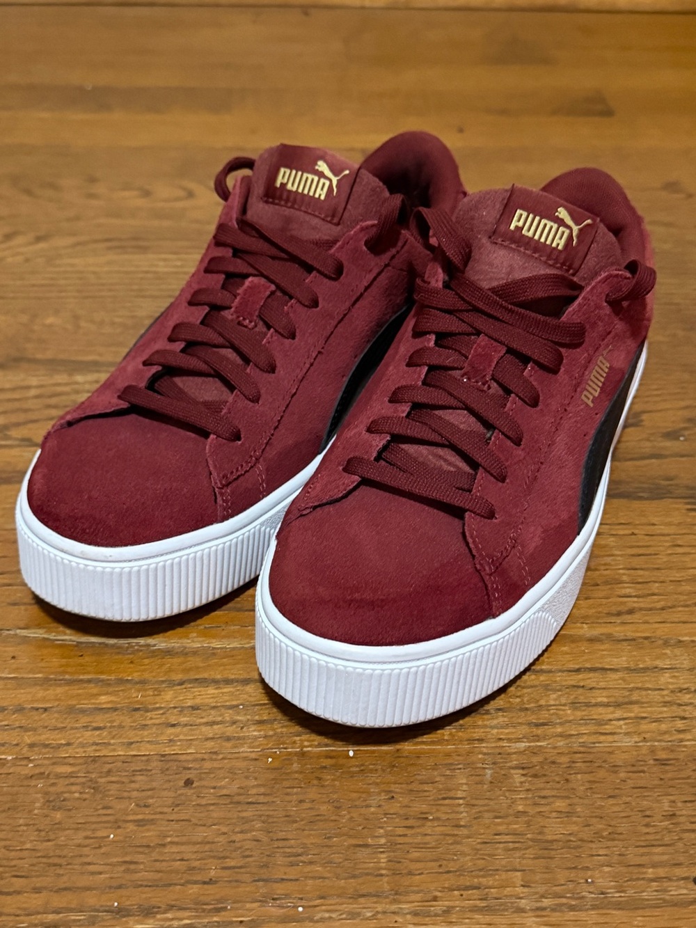 Puma Vikky Stacked  Suede Sneakers. Burgundy/Black/White.In Ex.Cond. Women’s 9.5